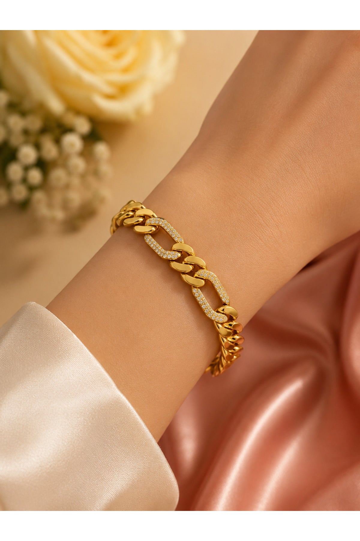 Taş Detaylı Gold Renk Kalın Zincir Kadın Bileklik – Modern Şık Çelik Bileklik
