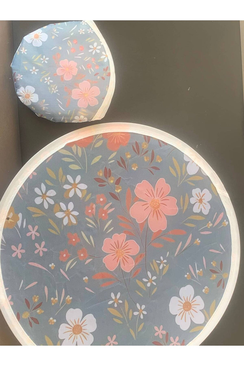 Katlanabilir Yuvarlak Pastel Çiçek Desenli El Yelpazesi – Yazlık Taşınabilir Mini Yelpaze