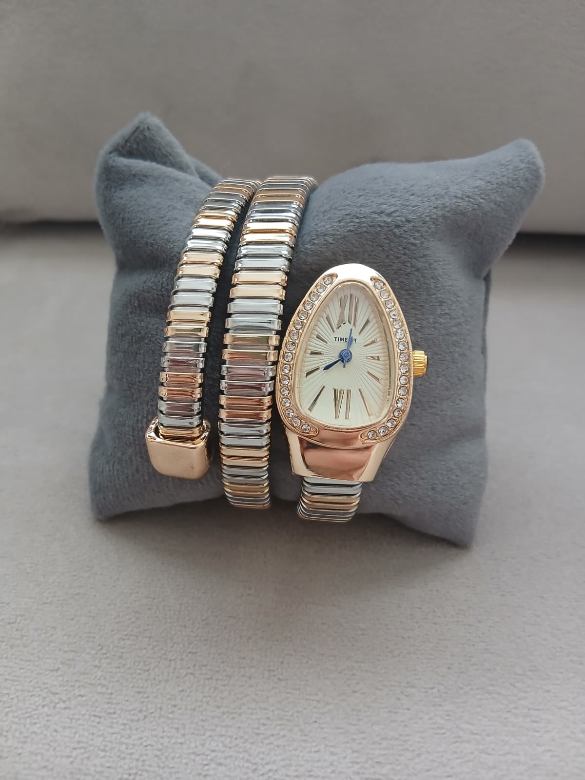 Yılan Model Kadın Kol Saati – Krem Kadran Rose Gold Detaylı